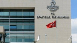Avukatlık Kanunu'nun 2 maddesine AYM'den iptal!