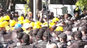 Açlık grevindeki madencilere abluka!