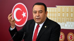 Adnan Beker, CHP'den istifa ettiğini duyurdu!