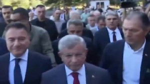 Ahmet Davutoğlu ifade için adliyede