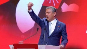 Akademisyen ve yazarlardan Özgür Özel'e destek mesajı