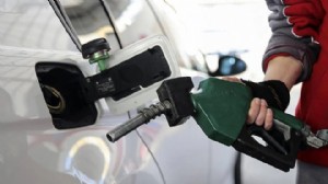 Akaryakıtta tabela değişti: Benzine zam geldi