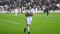 Altay’da Mehmet Nur’a profesyonel imza