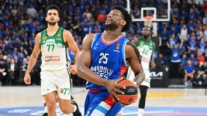Anadolu Efes seriyi Atina'ya taşıdı!