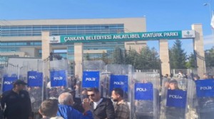 Ankara'da emeklilerin eyleminde intihar girişimi!