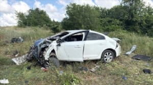 Araç şarampole devrildi: 4'ü ağır, 8 yaralı!