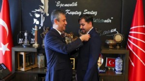 Arif Kocabıyık CHP rozeti taktı, partililer isyan etti!