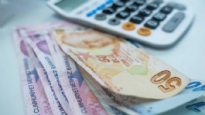 Asgari ücrete ara zam olacak mı? Karahan'dan açıklama!