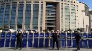 Yapı Merkezi'nin 3 yöneticisi tahliye edildi