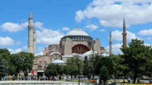 ‘Ayasofya’da İncil okuyan 2 Rus gözaltına alındı’ iddiası