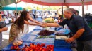 Başkan Denizli'den pazar mesaisi: Çeşme'yi ortak akılla yönetmeye devam edeceğiz!