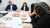 Eşki’den yurtta kalan öğrencilere ziyaret: Ben sadece belediye başkanı değil, sizin abinizim!