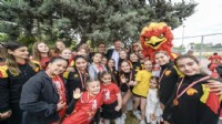Başkan Tugay, sporcu çocuklarla buluştu