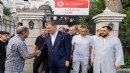 Başkan Tugay vatandaşlarla bayramlaştı