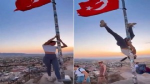 Bayrak direğinde dansa soruşturma!