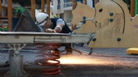 Bayraklı'nın parkları baştan sona yenileniyor