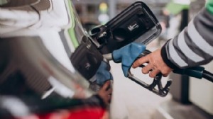 Benzin ve motorine indirim geldi