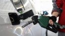 Benzine cumartesi gününden itibaren zam geliyor!