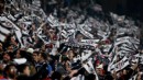 Beşiktaş taraftarından protesto açıklaması!