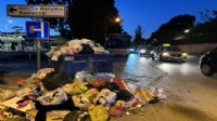 Buca'da çöp yığınları oluştu