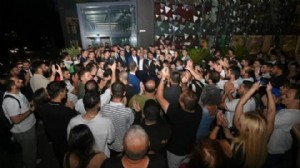 CHP İstanbul İl Başkanlığı önünde nöbet!