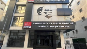 CHP İzmir’de ihraç edilen eski il başkanı partiye geri dönüyor!