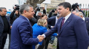 CHP Lideri Özel'in 'ara seçim' turu sürüyor