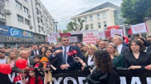 CHP'den İzmir'de Bakan Tekin'e istifa ve hükümete ara seçim çağrısı!