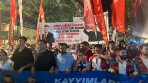 CHP'den abluka sonrası Kadıköy'de coşkulu miting