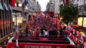 CHP'den dokuzuncu miting: On binler toplandı