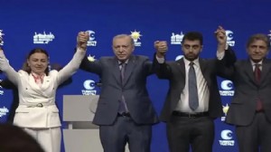 CHP'li 3 başkan resmen AK Parti'ye geçti