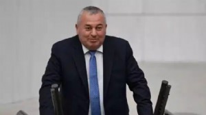 CHP'li Cemal Enginyurt trafik kazası geçirdi!