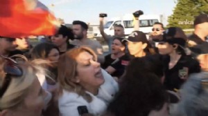 CHP'li kadınların yürüyüşüne polis müdahalesi!