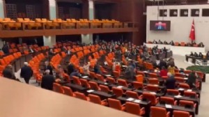 CHP'li vekiller Genel Kurulu terk etti