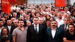 Çiğli Belediyesi önünde Başkan Yıldız'a istifa çağrısı!