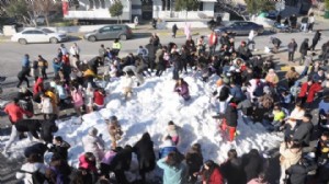 Çocukların hayali 'taşıma kar' ile gerçek oldu!