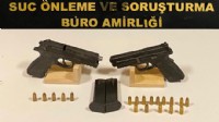 Çöpler arasında 2 tabanca bulundu: 8 gözaltı