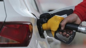 Cumadan itibaren geçerli olacak: Motorine zam geliyor!