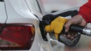 Cumadan itibaren geçerli olacak: Motorine zam geliyor!