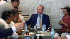 Cumhurbaşkanı Erdoğan'dan esnaf ziyareti