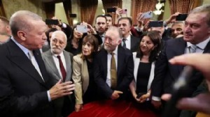 DEM Parti'den CHP'ye eleştiri, yeni Anayasa'ya yeşil ışık