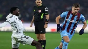 Dev maçta 6 gol, 1 kırmızı: Kazanan yok