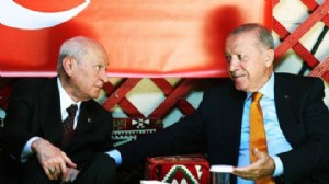 Bahçeli Erdoğan'a iki türkü dinletti