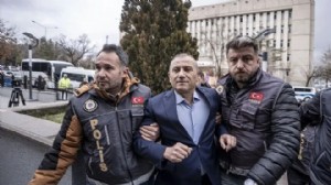 Dijital deliller ayrıntısı! Eski vali 4 suçtan daha tutuklandı