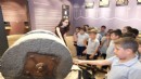 Dikili'de minik tarih kaşifleri kent arşivinde