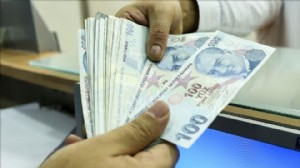 En düşük emekli aylığı teklifi komisyonda kabul edildi