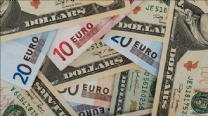Euro rekor kırdı, dolar da yükselişte
