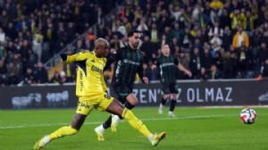 Fenerbahçe 3 puanı aldı, 2 sakat verdi!