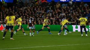 Fenerbahçe, İngiltere'de farklı yenildi!