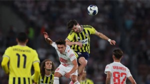 Fenerbahçe Polonya'da beraberlikle tur atladı